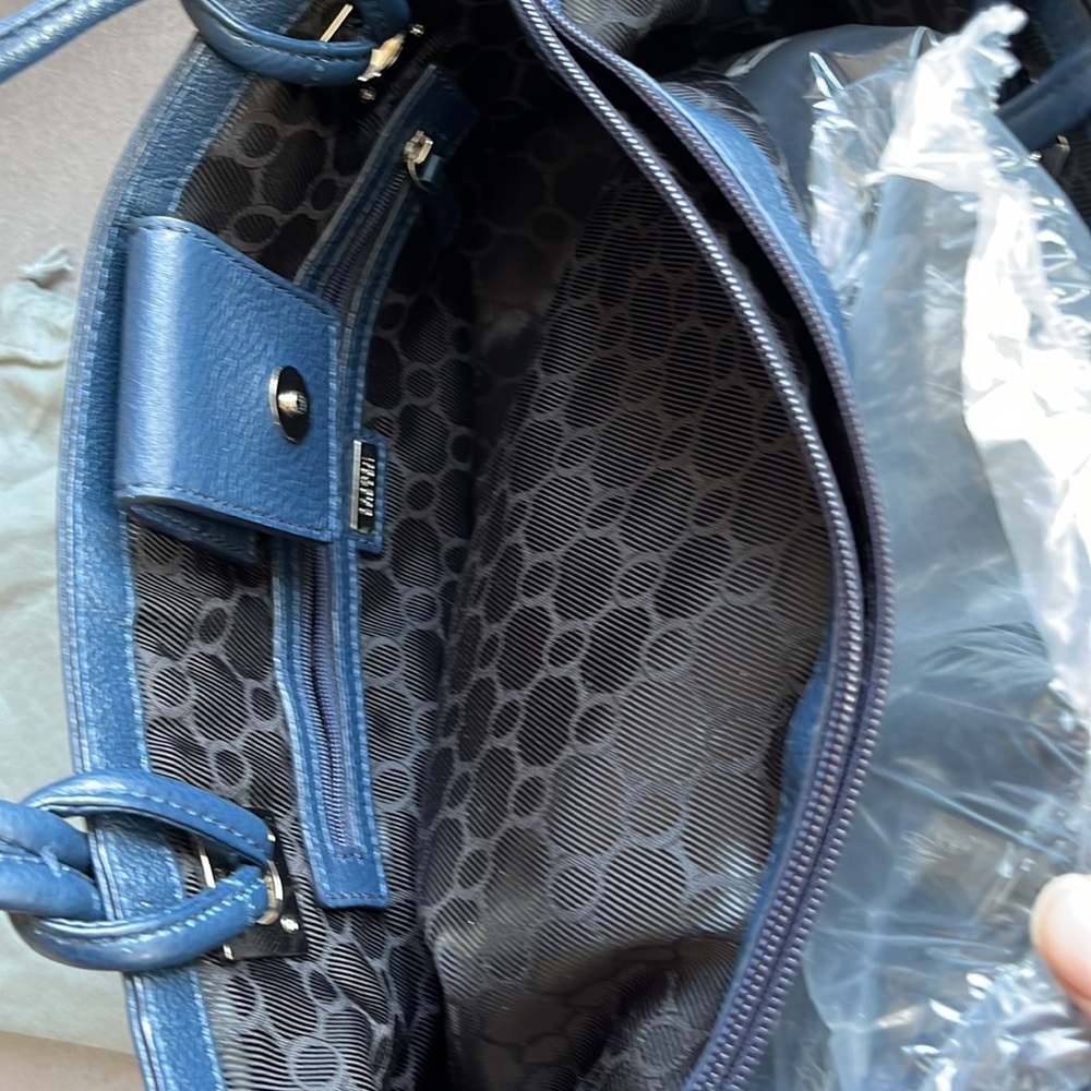 NWOT Oroton navy tote - Picture 6 of 7